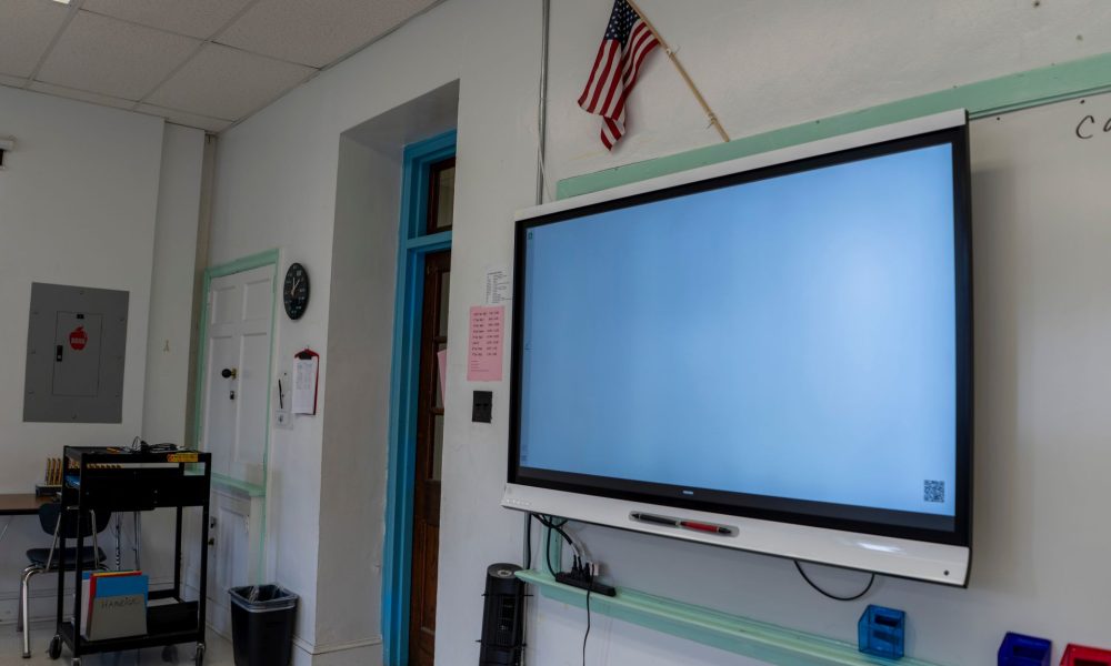 JAV Interactive Smart Whiteboard Review