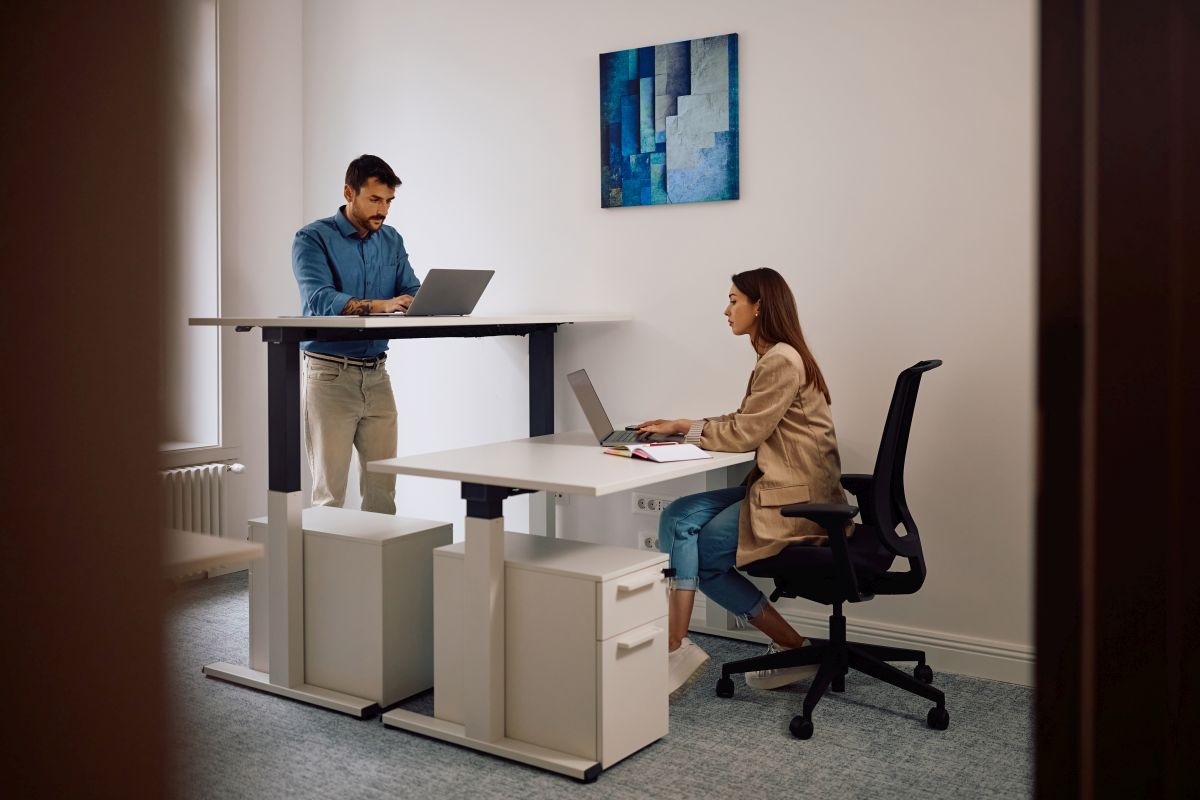 VIVO Electric Height Adjustable Stand Up Desk Review