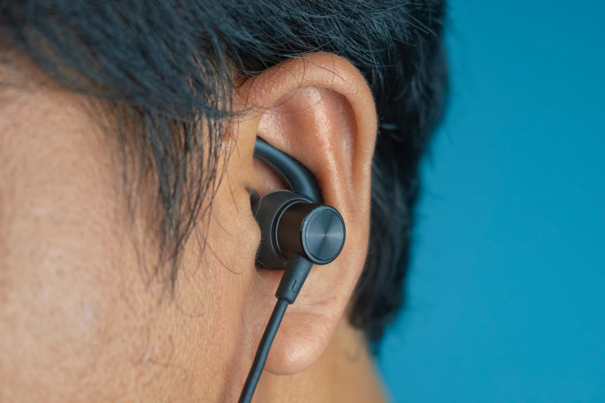 Yealink BH71 Bluetooth Headset Review Yealink BH71 Bluetooth Headset Review