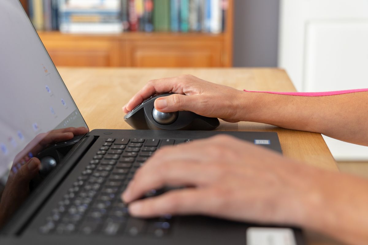 Logitech MX Ergo Advanced Wireless Trackball Mouse