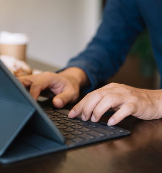 Runelk iPad Keyboard Case Review: Transform Your iPad Into a Laptop