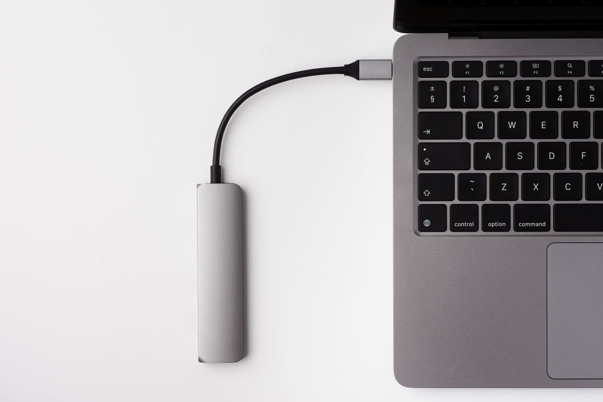UGREEN Revodok 105 USB C Hub Review: The 5-in-1 Solution That Actually Delivers