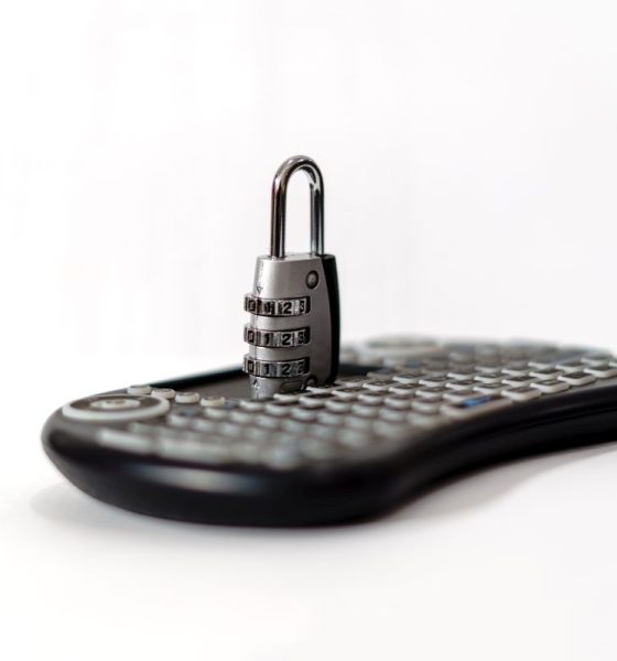 Password Safe Review: Is This Offline Password Keeper Worth It?