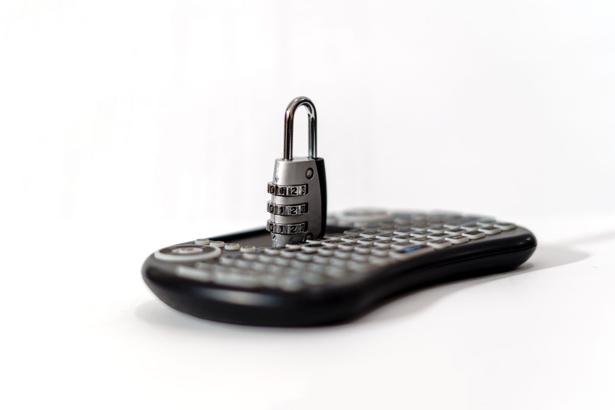 Password Safe Review: Is This Offline Password Keeper Worth It?